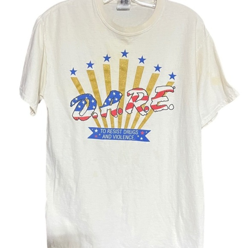 RARE!! VTG‎ DARE To Resist Drugs and Violence T Shirt Medium Cream Graphic Tee